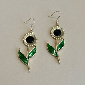 Flower drop earrings M914